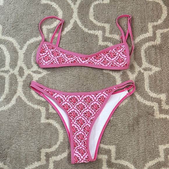 Other - Pink and White Patterned Bikini Set, size XS